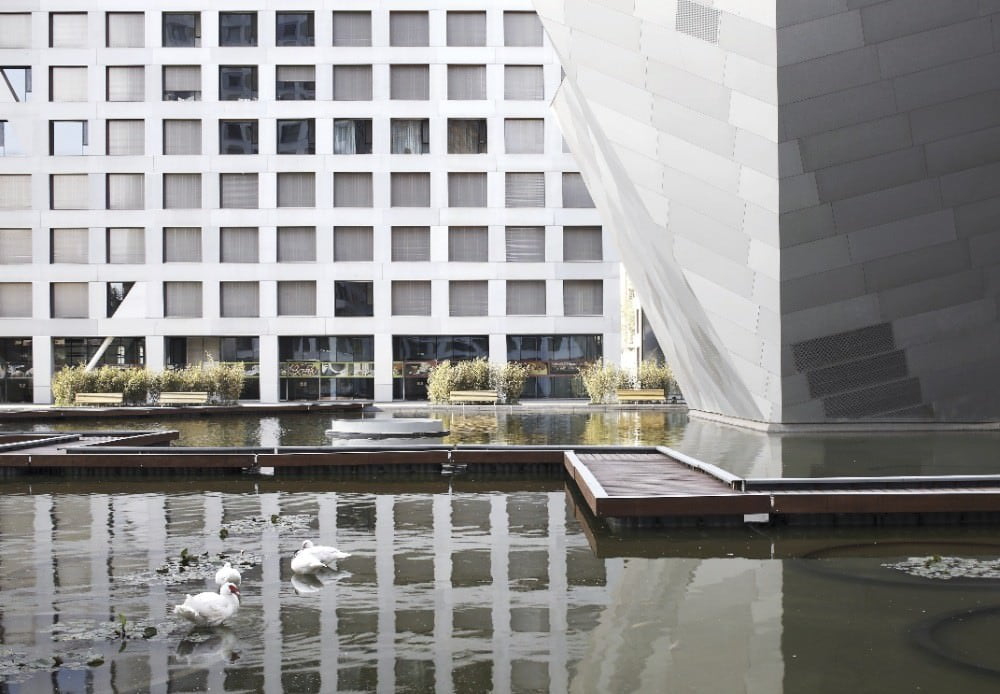 Linked Hybrid - Steven Holl Architects, Photo by Shu He