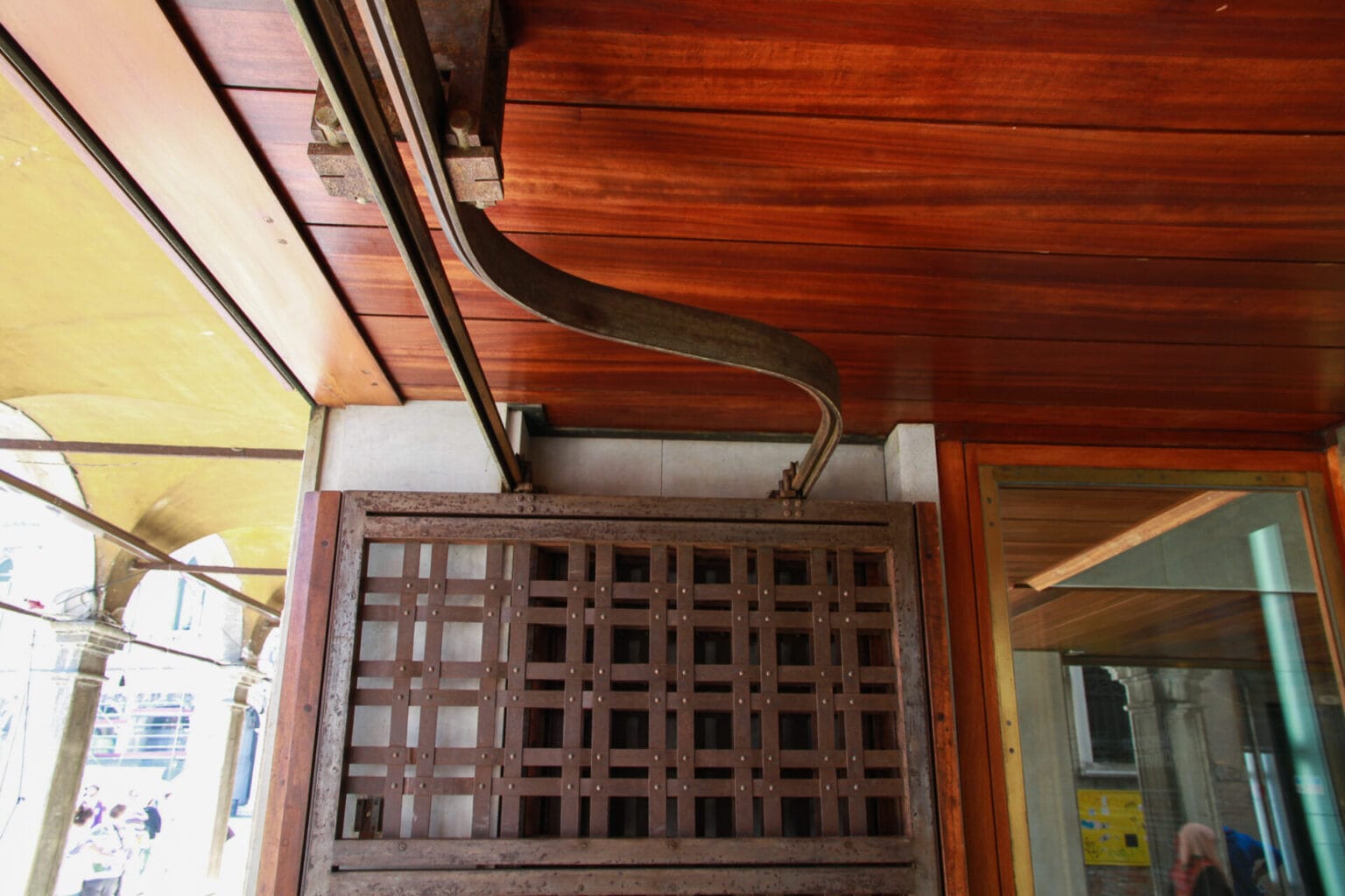 Negozio Olivetti in Venice, Carlo Scarpa | Archiobjects